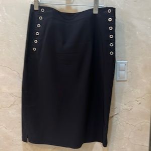 Black mid pencil skirt